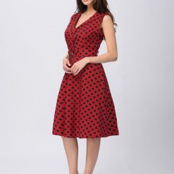 robe rouge à pois noir