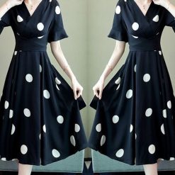 Robe en mousseline de soie à pois pour femmes, élégante, décontractée, mode populaire, manches courtes, plage, col en V, jupe mi-longue, été, nouveau, 2023 1