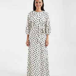 robe à pois blanc longue ceinture avec encolure ronde manches bouffantes